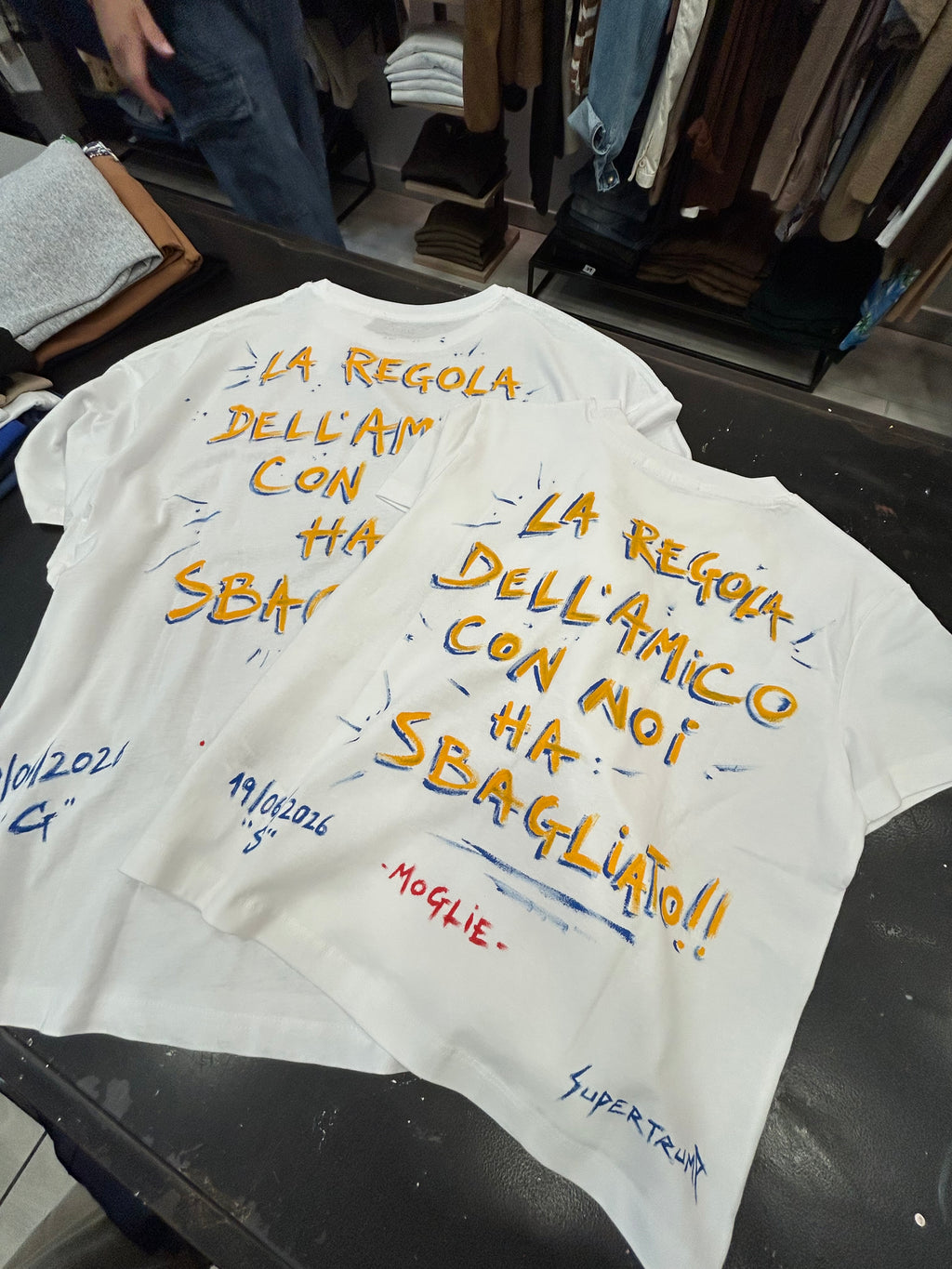 La regola dell’amico , Custom t-shirt